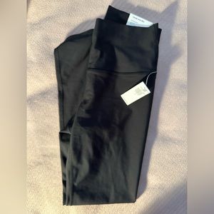 Brand new with tags Old Navy High-Rise Powersoft 7/8 Ankle Legging